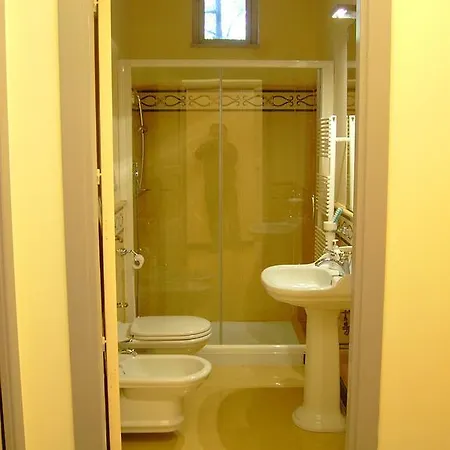 Hermitage Apartament *